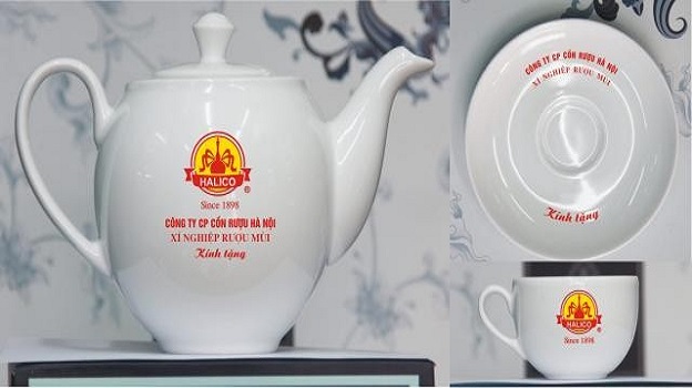 Bộ ấm trà in logo - Nghệ thuật kết hợp truyền thống và thương hiệu độc đáo
