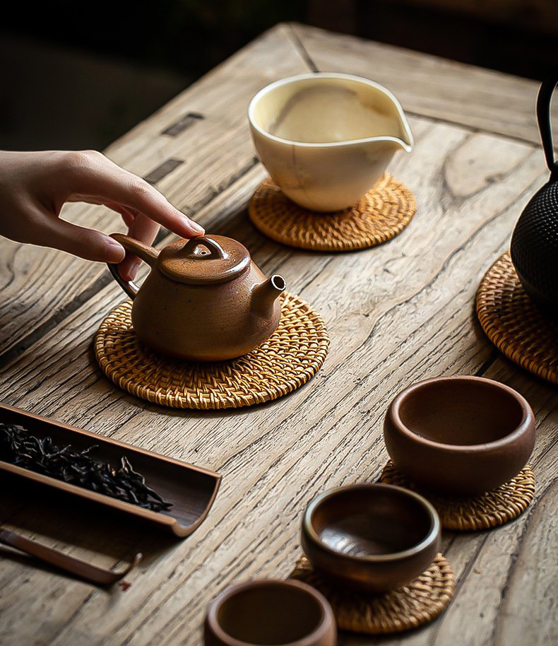 Ấm trà thủ công - Nghệ thuật pha trà tinh tế và độc đáo từ bàn tay người thợ