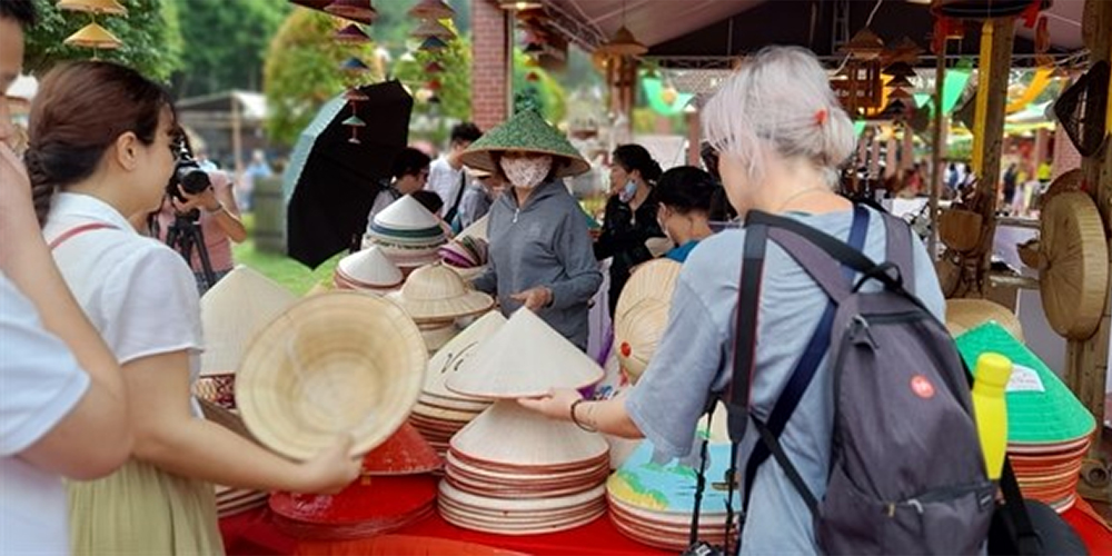 Làng nghề truyền thống Hà Nội - Bảo tồn giá trị văn hóa giữa lòng Thủ đô hiện đại
