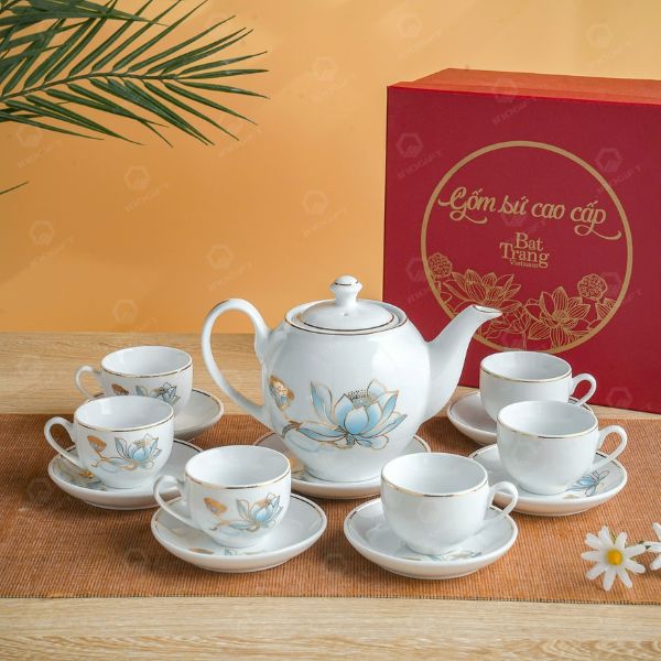 Khám phá vẻ đẹp của ấm chén gốm sứ Bát Tràng