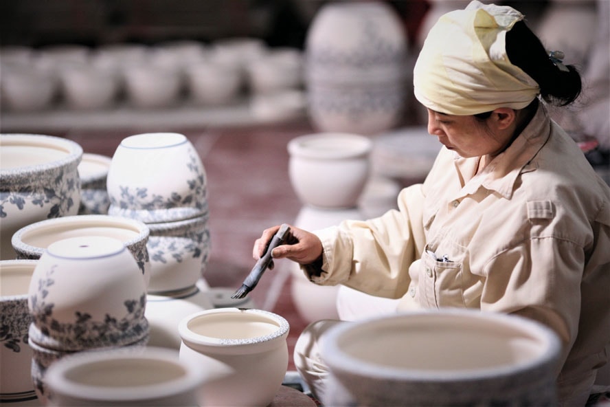 Làng nghề gốm sứ Bình Dương - Bảo Tồn Nghề Truyền Thống Và Phát Triển Sáng Tạo
