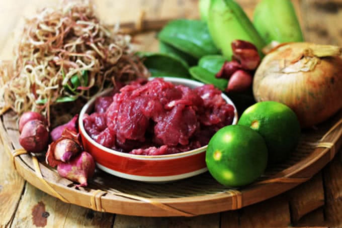 Cách làm gỏi bò bóp thấu thơm ngon đậm đà cho bữa ăn gia đình